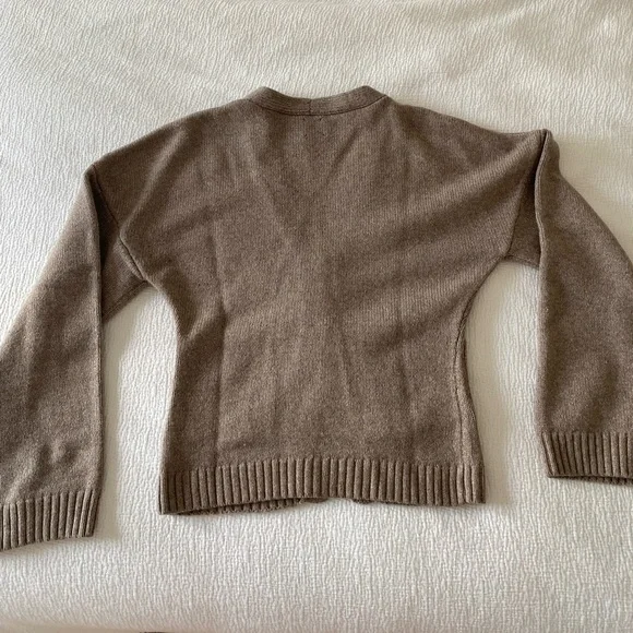 Elegant Beige Women's Cardigan Sweater - Picture 5 of 14